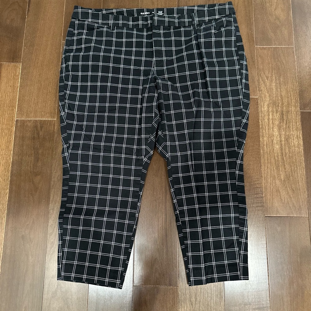 Old Navy Pixie Pant